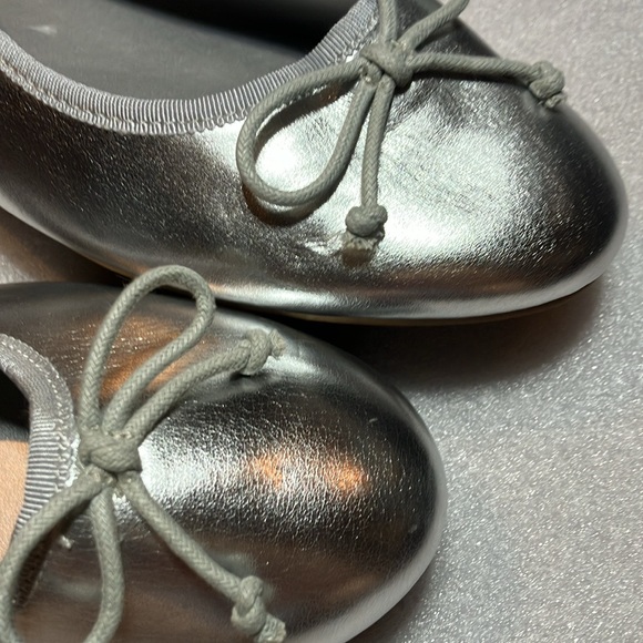 Soft upper silver pu ballerina flats. Size 10. - Picture 4 of 4